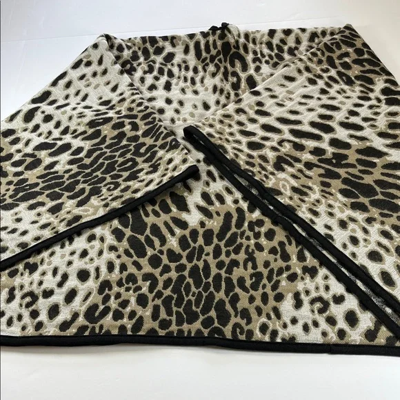 Marc New York Leopard Print Pancho Cape with Gold Clasp and Black Trim One Size - Picture 5 of 9